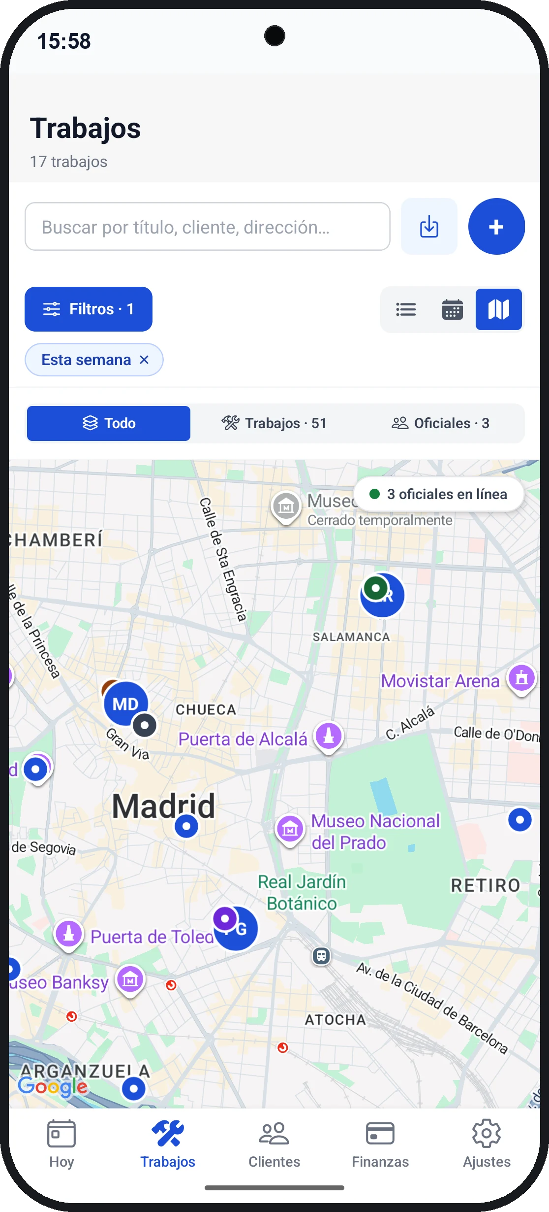 Mapa con empleados en vivo y resumen de fichajes